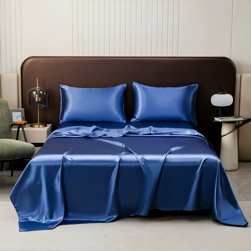 Satijnen beddengoedset